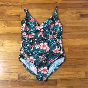 Womens Merona bathing suit